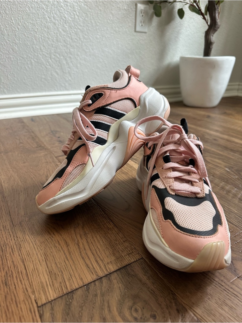 Adidas Magmur Runner Sneakers Pink Black Dad Shoes Women’s Size 7